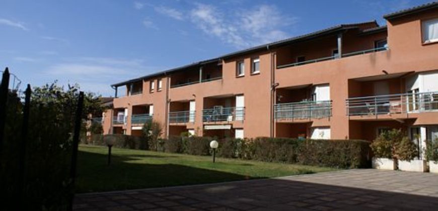 Appartement T3 – Toulouse RC – Jardin privatif – Parking – Cave – A rafraîchir – REF 1140