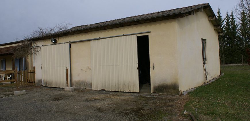 – 10km Nord Caussade – Maison de plain pied – Récente – Grand garage – 1,46Ha – REF 1500