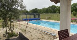 Fermette- typique du Lot- avec piscine et dépendance- très bien  rénovée sur 1,3 ha-réf 1643